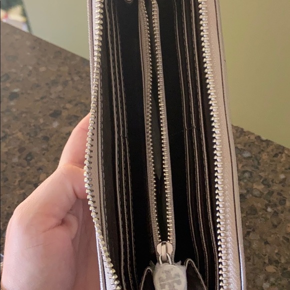 Tory Burch wallet - Picture 3 of 3